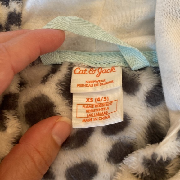 Car & Jack size XS 4-5 robe with hood and sleep romper with hood. Extremely soft - Picture 5 of 10